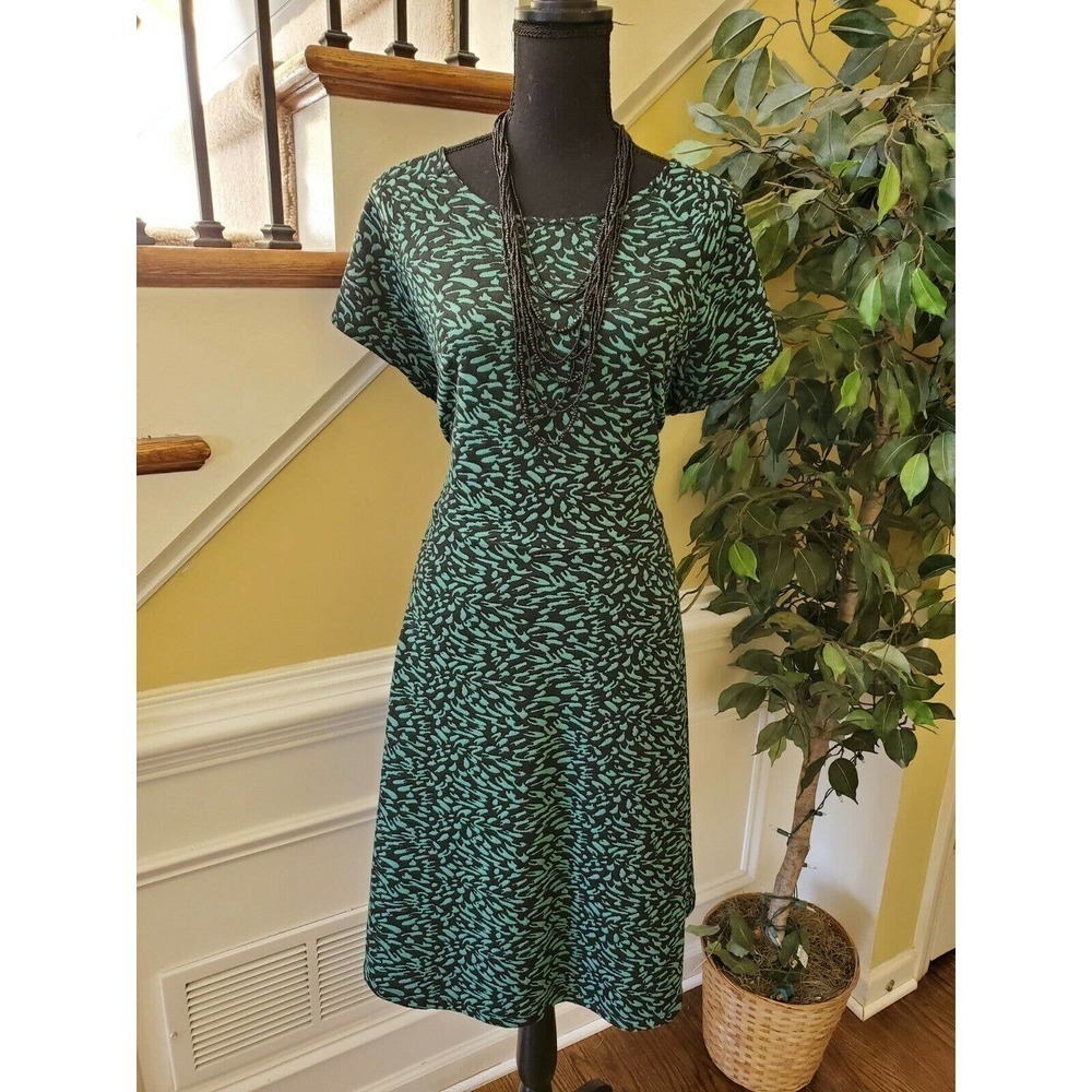 Last Exit Green Casual Dress SZ 1X W/ Necklace Set